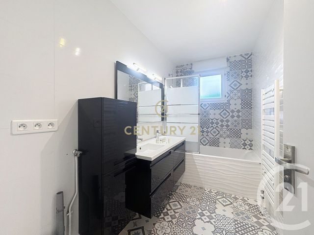 Appartement F4 &agrave; vendre - 4 pi&egrave;ces - 79,35 m2 - Noisy Le Grand - 93 - ILE-DE-FRANCE