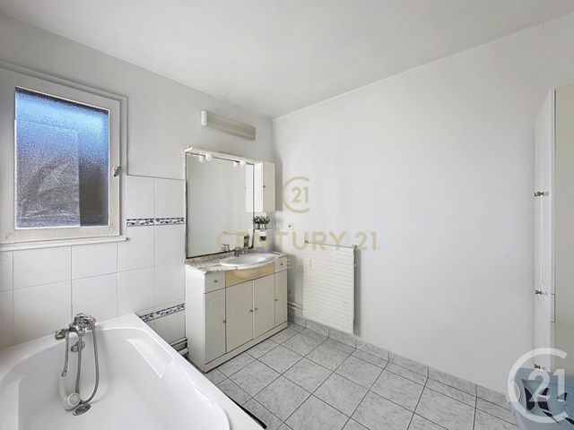 Appartement F5 &agrave; vendre - 5 pi&egrave;ces - 91,50 m2 - Champs Sur Marne - 77 - ILE-DE-FRANCE