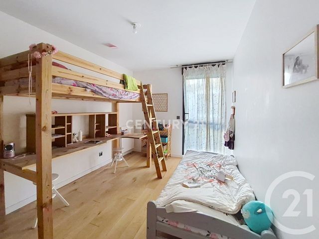 Appartement F4 &agrave; louer - 4 pi&egrave;ces - 85,78 m2 - Noisy Le Grand - 93 - ILE-DE-FRANCE