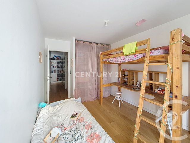 Appartement F4 &agrave; louer - 4 pi&egrave;ces - 85,78 m2 - Noisy Le Grand - 93 - ILE-DE-FRANCE