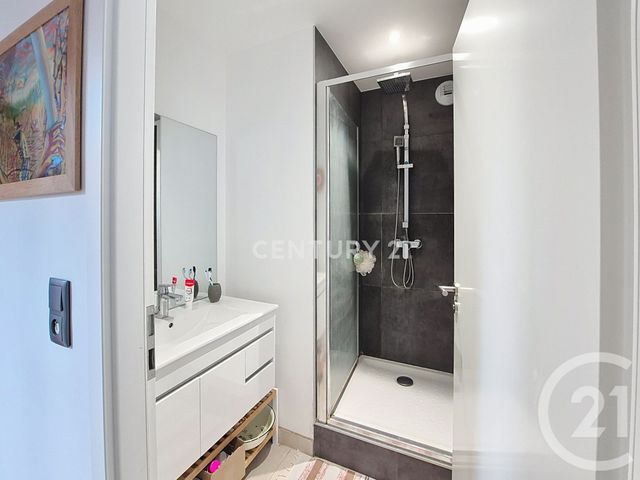 Appartement F4 &agrave; louer - 4 pi&egrave;ces - 85,78 m2 - Noisy Le Grand - 93 - ILE-DE-FRANCE