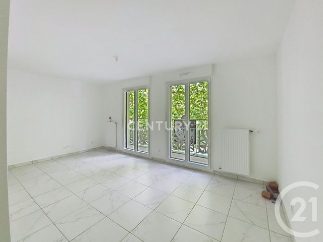Appartement Studio &agrave; louer - 1 pi&egrave;ce - 30 m2 - Noisy Le Grand - 93 - ILE-DE-FRANCE