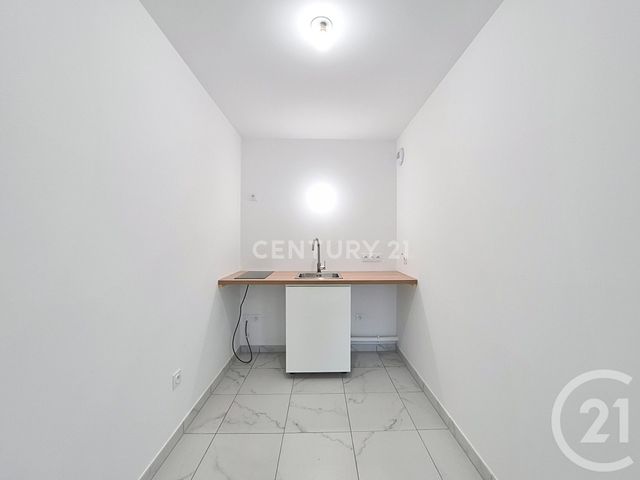 Appartement Studio &agrave; louer - 1 pi&egrave;ce - 30 m2 - Noisy Le Grand - 93 - ILE-DE-FRANCE