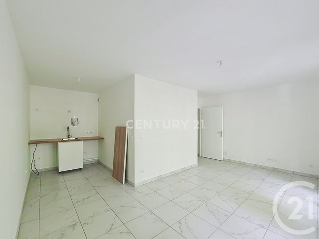 Appartement Studio &agrave; louer - 1 pi&egrave;ce - 30 m2 - Noisy Le Grand - 93 - ILE-DE-FRANCE