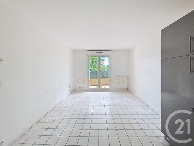 Appartement F2 &agrave; louer - 2 pi&egrave;ces - 34,06 m2 - Emerainville - 77 - ILE-DE-FRANCE