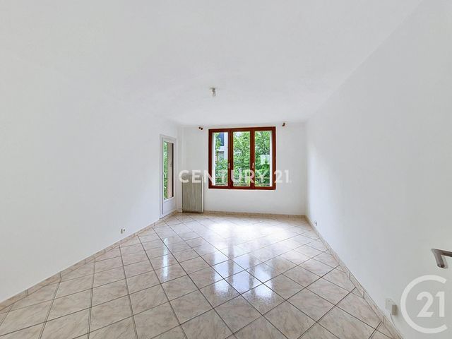 Appartement F3 &agrave; louer - 3 pi&egrave;ces - 67,39 m2 - Noisy Le Grand - 93 - ILE-DE-FRANCE