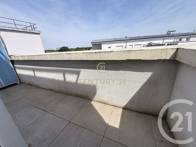 Appartement F2 &agrave; louer - 2 pi&egrave;ces - 65,47 m2 - Noisy Le Grand - 93 - ILE-DE-FRANCE