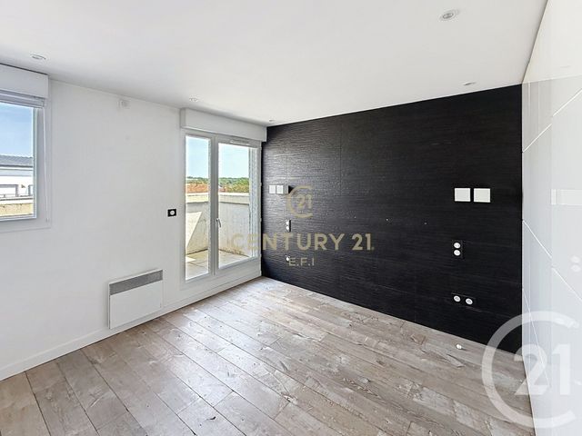 Appartement F2 &agrave; louer - 2 pi&egrave;ces - 65,47 m2 - Noisy Le Grand - 93 - ILE-DE-FRANCE