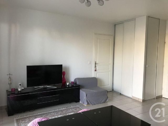 Appartement F2 &agrave; louer - 2 pi&egrave;ces - 41,65 m2 - Noisy Le Grand - 93 - ILE-DE-FRANCE