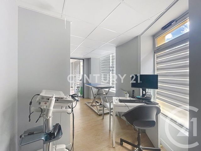 Divers &agrave; vendre - 210 m2 - Noisy Le Grand - 93 - ILE-DE-FRANCE