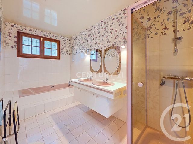 Maison &agrave; vendre - 6 pi&egrave;ces - 190 m2 - Noisy Le Grand - 93 - ILE-DE-FRANCE