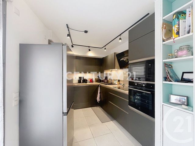 Appartement F4 &agrave; vendre - 4 pi&egrave;ces - 82,02 m2 - Noisy Le Grand - 93 - ILE-DE-FRANCE