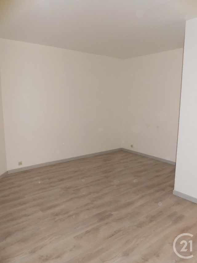 Appartement Studio &agrave; louer - 1 pi&egrave;ce - 30,29 m2 - Noisy Le Grand - 93 - ILE-DE-FRANCE