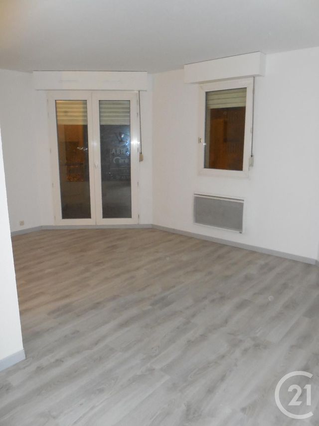 Appartement Studio &agrave; louer - 1 pi&egrave;ce - 30,29 m2 - Noisy Le Grand - 93 - ILE-DE-FRANCE