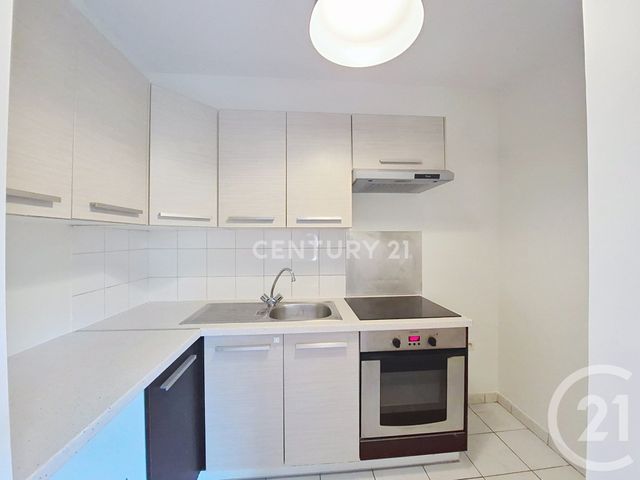 Appartement F2 &agrave; louer - 2 pi&egrave;ces - 42,03 m2 - Champs Sur Marne - 77 - ILE-DE-FRANCE