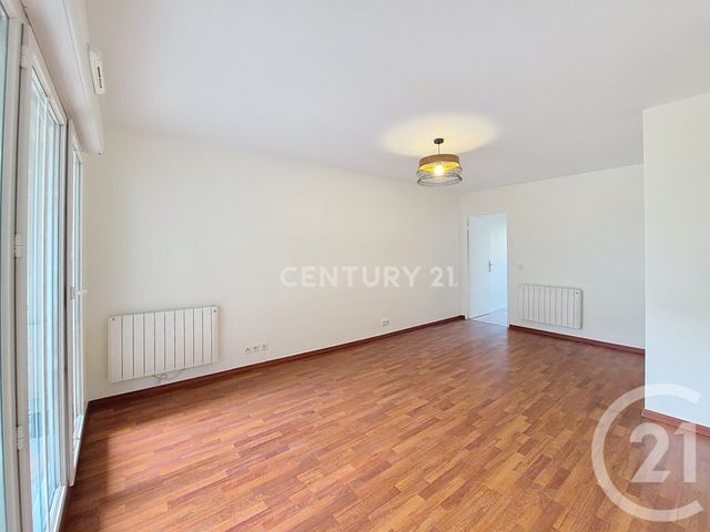Appartement F2 &agrave; louer - 2 pi&egrave;ces - 42,03 m2 - Champs Sur Marne - 77 - ILE-DE-FRANCE