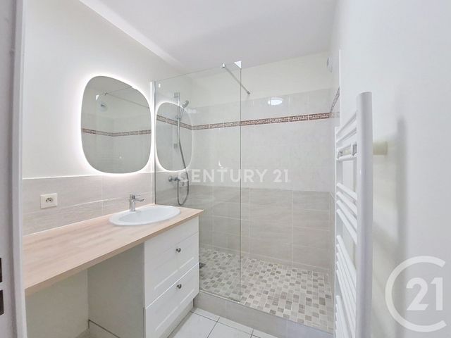 Appartement F2 &agrave; louer - 2 pi&egrave;ces - 42,03 m2 - Champs Sur Marne - 77 - ILE-DE-FRANCE