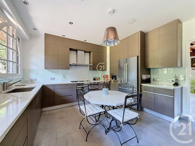 Maison &agrave; vendre - 8 pi&egrave;ces - 241,42 m2 - Noisy Le Grand - 93 - ILE-DE-FRANCE