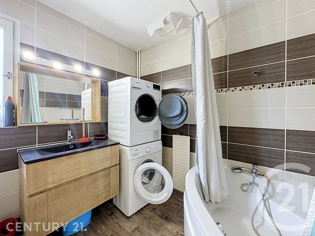 Appartement F5 &agrave; vendre - 5 pi&egrave;ces - 90,65 m2 - Champs Sur Marne - 77 - ILE-DE-FRANCE