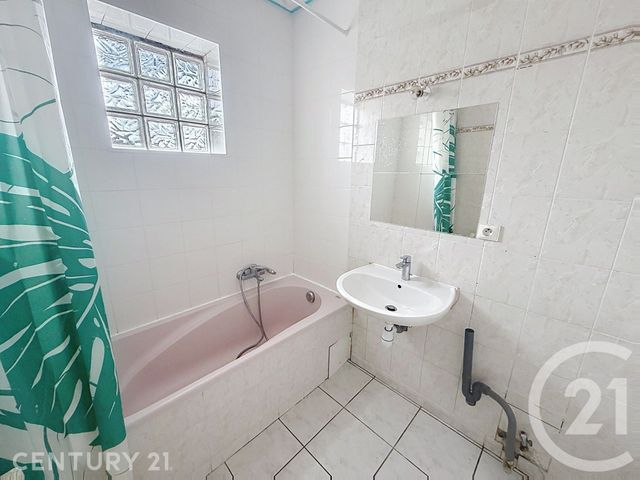 Appartement F3 &agrave; louer - 3 pi&egrave;ces - 64,16 m2 - Noisy Le Grand - 93 - ILE-DE-FRANCE