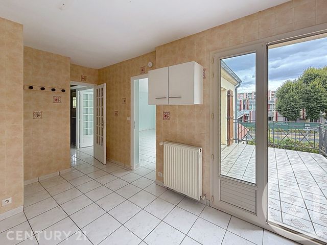 Appartement F3 &agrave; louer - 3 pi&egrave;ces - 64,16 m2 - Noisy Le Grand - 93 - ILE-DE-FRANCE