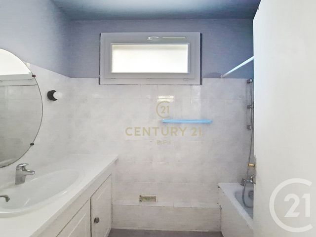 Appartement F3 &agrave; louer - 3 pi&egrave;ces - 64,92 m2 - Noisy Le Grand - 93 - ILE-DE-FRANCE