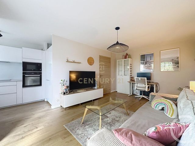 Appartement F2 &agrave; louer - 2 pi&egrave;ces - 40 m2 - Noisy Le Grand - 93 - ILE-DE-FRANCE