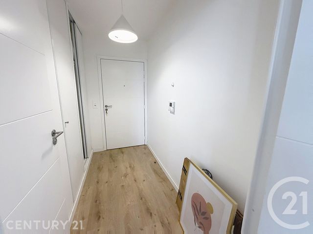Appartement Studio &agrave; louer - 1 pi&egrave;ce - 26,54 m2 - Noisy Le Grand - 93 - ILE-DE-FRANCE