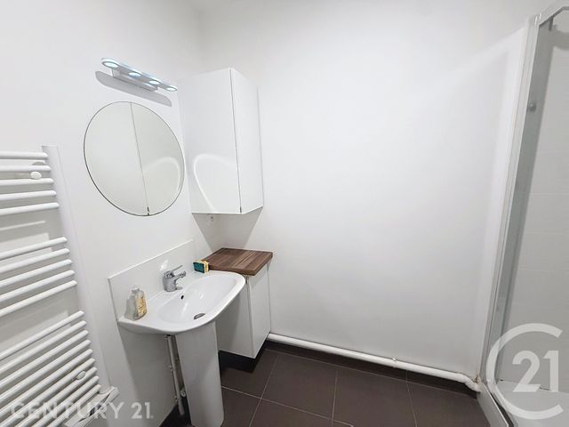 Appartement Studio &agrave; louer - 1 pi&egrave;ce - 26,54 m2 - Noisy Le Grand - 93 - ILE-DE-FRANCE