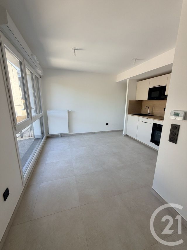 Appartement Studio &agrave; louer - 1 pi&egrave;ce - 18,83 m2 - Noisy Le Grand - 93 - ILE-DE-FRANCE