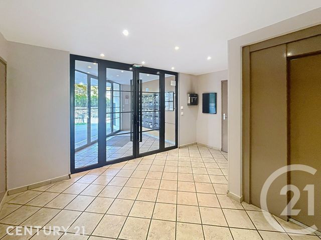 Appartement F4 &agrave; vendre - 4 pi&egrave;ces - 70,30 m2 - Noisy Le Grand - 93 - ILE-DE-FRANCE