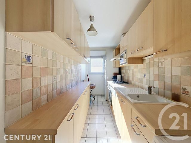Appartement F4 &agrave; vendre - 4 pi&egrave;ces - 70,30 m2 - Noisy Le Grand - 93 - ILE-DE-FRANCE