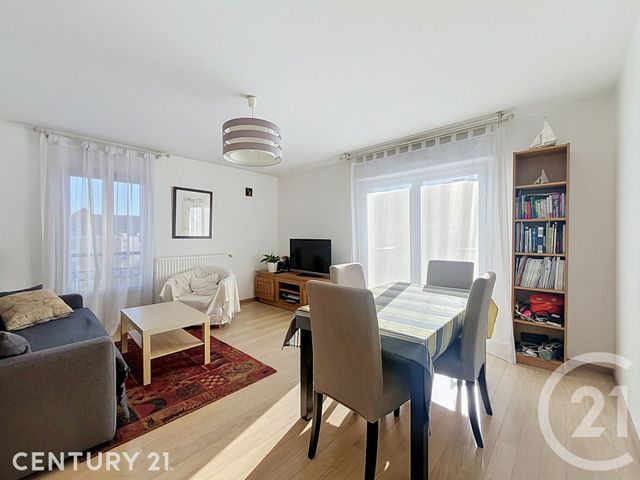 Appartement F4 &agrave; vendre - 4 pi&egrave;ces - 70,30 m2 - Noisy Le Grand - 93 - ILE-DE-FRANCE