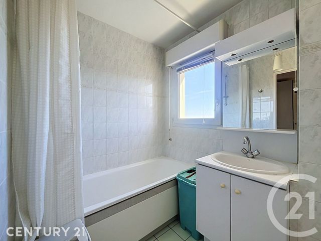 Appartement F4 &agrave; vendre - 4 pi&egrave;ces - 70,30 m2 - Noisy Le Grand - 93 - ILE-DE-FRANCE
