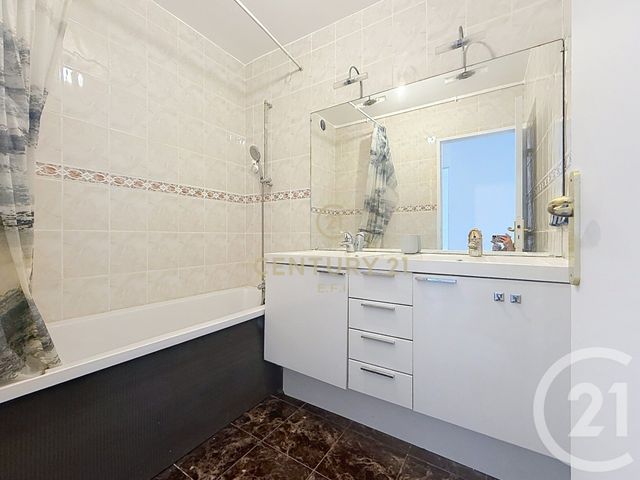 Appartement F2 &agrave; louer - 2 pi&egrave;ces - 47,52 m2 - Noisy Le Grand - 93 - ILE-DE-FRANCE
