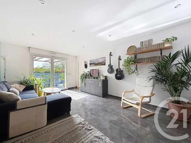 Appartement F3 &agrave; vendre - 3 pi&egrave;ces - 64 m2 - Noisy Le Grand - 93 - ILE-DE-FRANCE