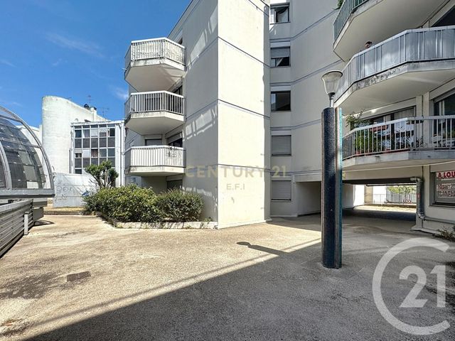 Appartement F4 à vendre - 4 pièces - 83,02 m2 - Noisy Le Grand - 93 - ILE-DE-FRANCE