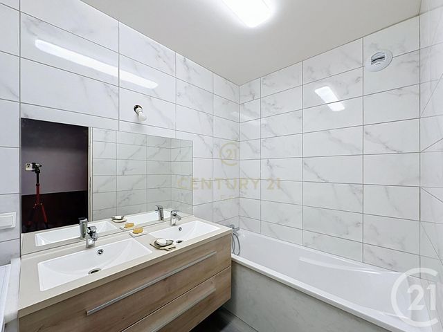 Appartement Duplex &agrave; vendre - 4 pi&egrave;ces - 97,44 m2 - Noisy Le Grand - 93 - ILE-DE-FRANCE
