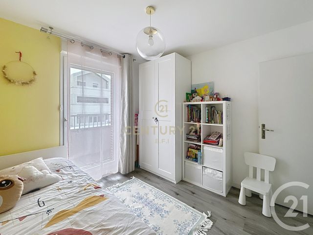 Appartement F4 &agrave; vendre - 4 pi&egrave;ces - 76,74 m2 - Neuilly Sur Marne - 93 - ILE-DE-FRANCE