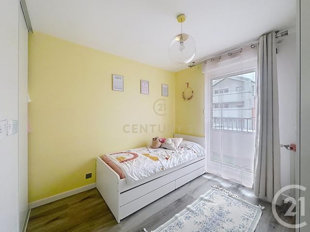 Appartement F4 &agrave; vendre - 4 pi&egrave;ces - 76,74 m2 - Neuilly Sur Marne - 93 - ILE-DE-FRANCE