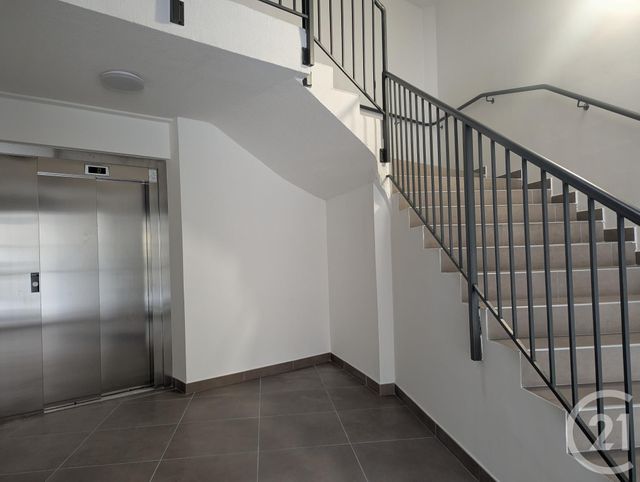 Appartement F4 à vendre - 5 pièces - 86 m2 - Marsillargues - 34 - LANGUEDOC-ROUSSILLON