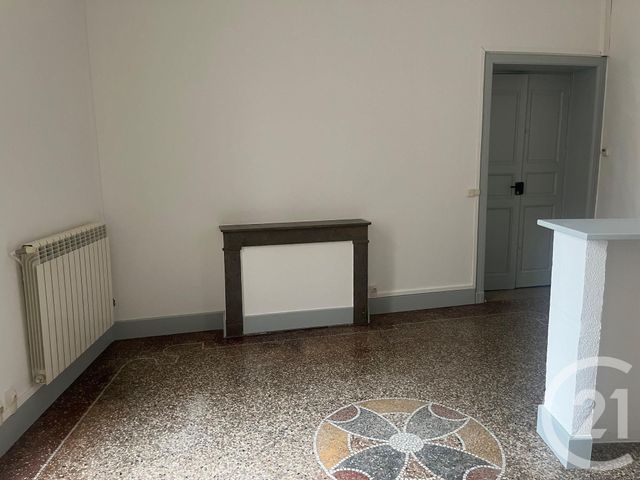 Appartement F2 &agrave; louer - 2 pi&egrave;ces - 43 m2 - Sommieres - 30 - LANGUEDOC-ROUSSILLON