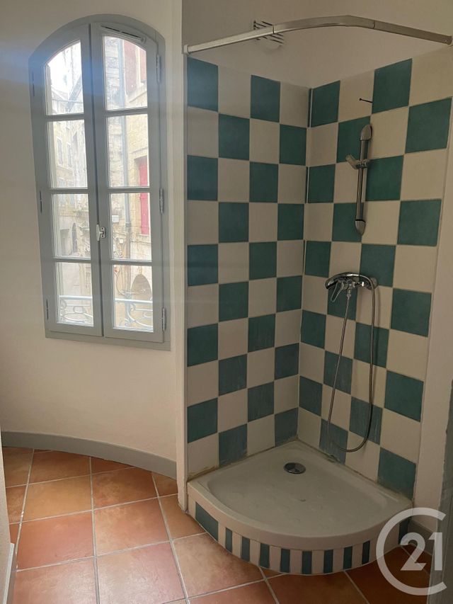 Appartement F2 &agrave; louer - 2 pi&egrave;ces - 43 m2 - Sommieres - 30 - LANGUEDOC-ROUSSILLON