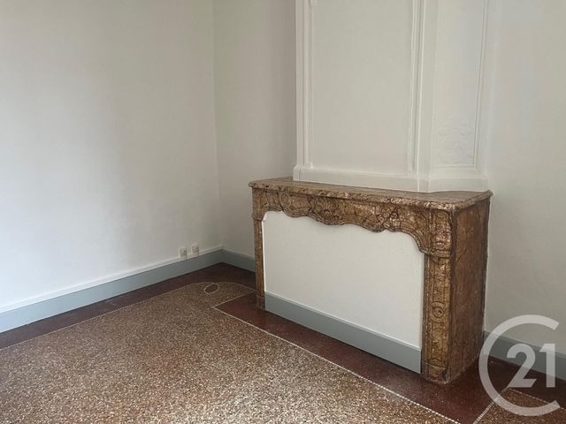 Appartement F2 &agrave; louer - 2 pi&egrave;ces - 43 m2 - Sommieres - 30 - LANGUEDOC-ROUSSILLON