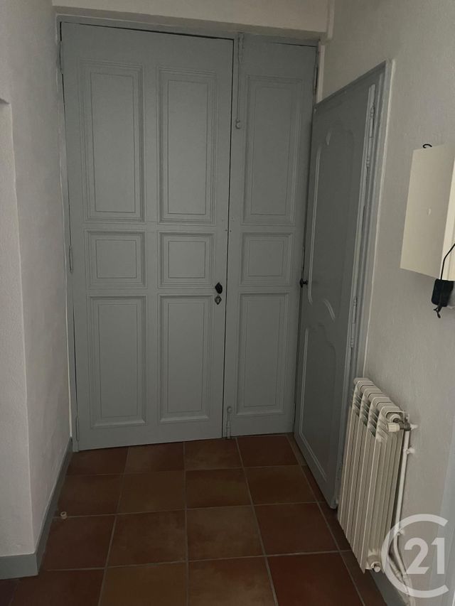Appartement F2 &agrave; louer - 2 pi&egrave;ces - 43 m2 - Sommieres - 30 - LANGUEDOC-ROUSSILLON