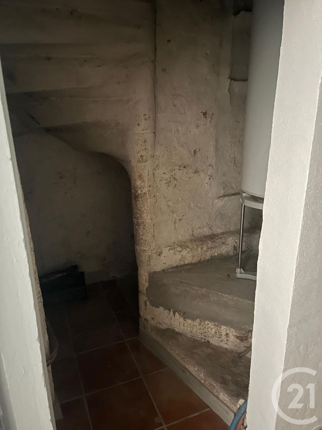 Appartement F2 &agrave; louer - 2 pi&egrave;ces - 43 m2 - Sommieres - 30 - LANGUEDOC-ROUSSILLON