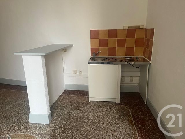 Appartement F2 &agrave; louer - 2 pi&egrave;ces - 43 m2 - Sommieres - 30 - LANGUEDOC-ROUSSILLON
