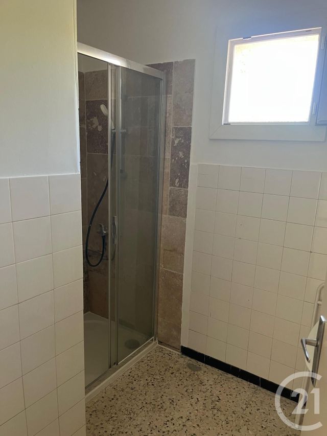 Appartement F4 &agrave; louer - 4 pi&egrave;ces - 79,30 m2 - Moulezan - 30 - LANGUEDOC-ROUSSILLON