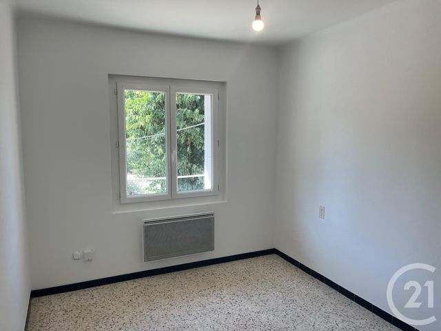 Appartement F4 &agrave; louer - 4 pi&egrave;ces - 79,30 m2 - Moulezan - 30 - LANGUEDOC-ROUSSILLON