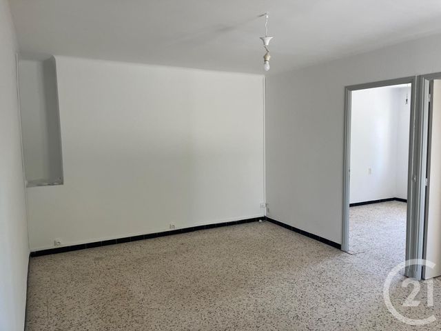 Appartement F4 &agrave; louer - 4 pi&egrave;ces - 79,30 m2 - Moulezan - 30 - LANGUEDOC-ROUSSILLON